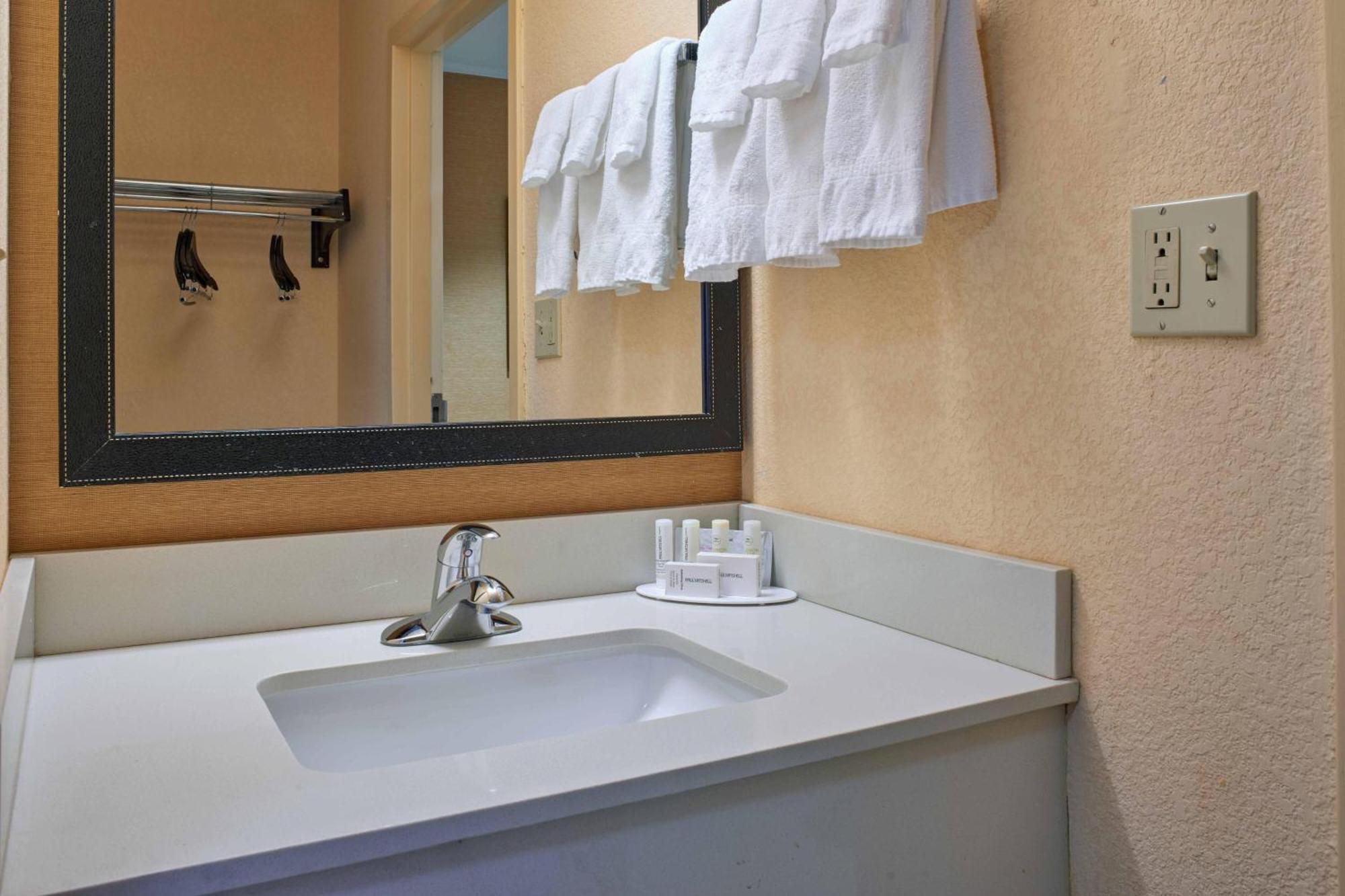 Fairfield Inn By Marriott Kalamazoo West Extérieur photo